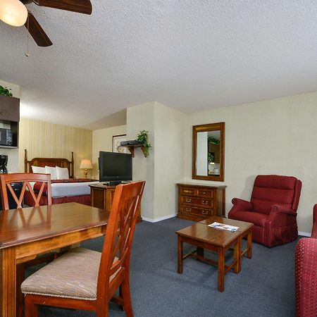 Americas Best Value Inn & Suites - Lancaster Exterior photo